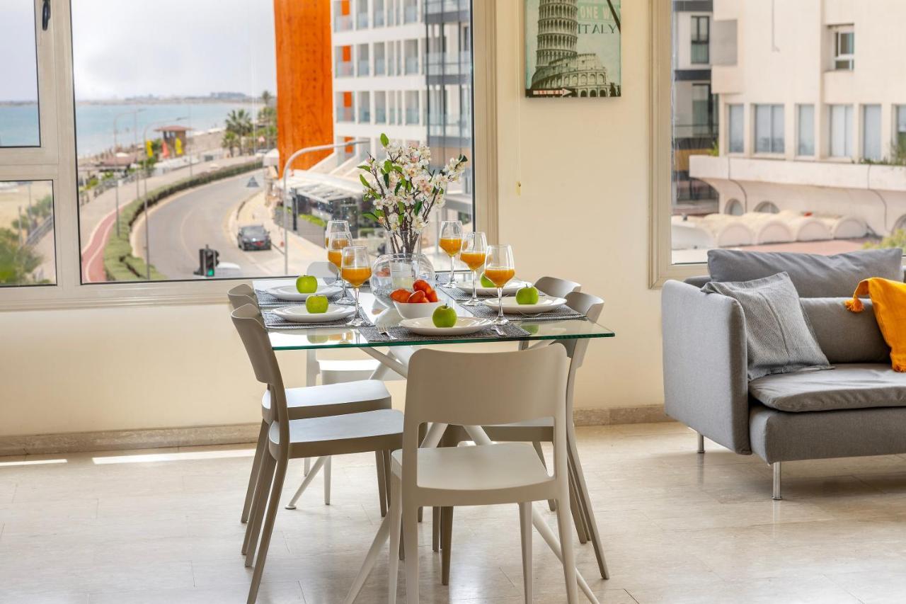 Mackenzie Beachfront Eftyhia Suite Lárnaca Exterior foto